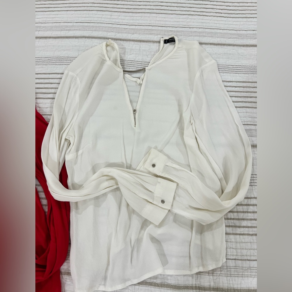 Two blouses - Picture 4 of 5